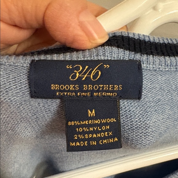 Brooks Brothers 346 Extra Fine Merino Blue V-Neck Sweater/Golden Fleece Logo - Picture 9 of 9